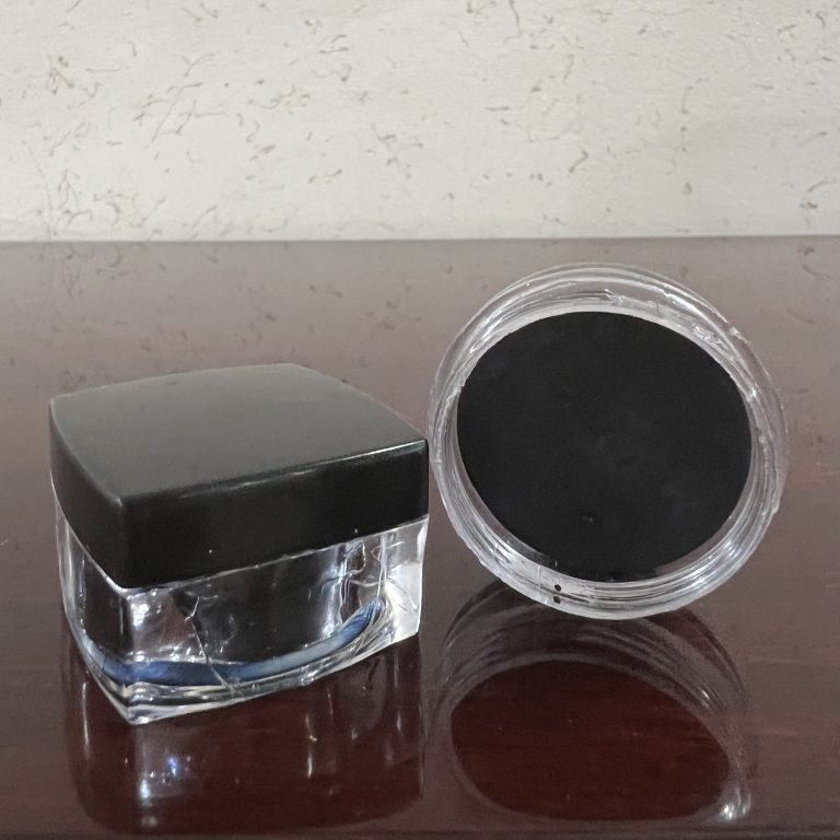 سایه ابرو گیاهی مشکی